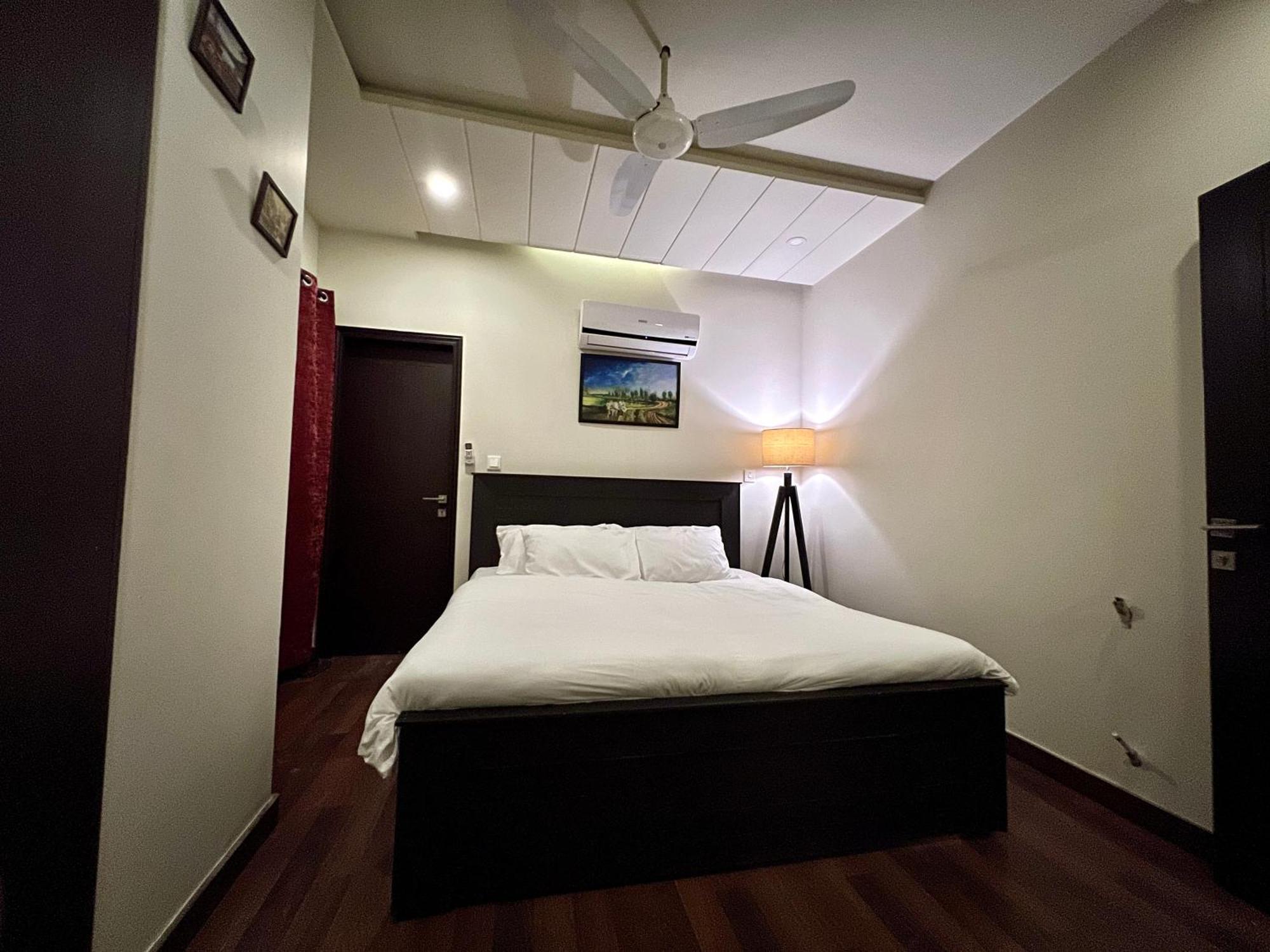 Serenity Corner Islamabad Luaran gambar